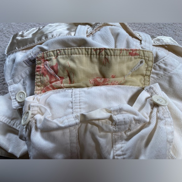 Women’s Abercrombie & Fitch Vintage Y2K cream cargo capri pants Size 2 - Picture 5 of 10